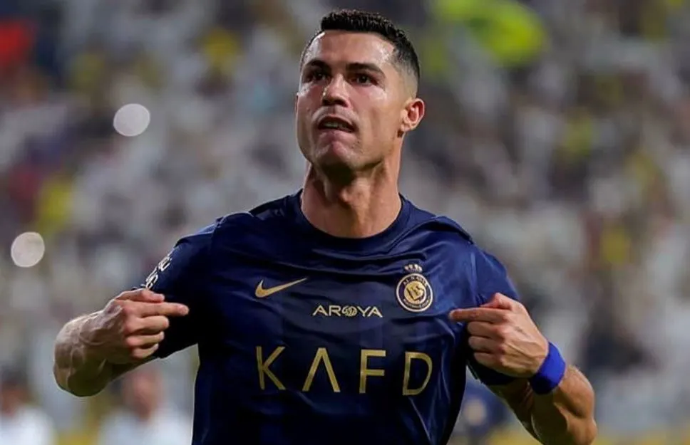Ronaldo - Cầu thủ thi đấu nhiều trận nhất thế giới 1204 trận Ronaldo - Cầu thủ thi đấu nhiều trận nhất thế giới 1204 trận