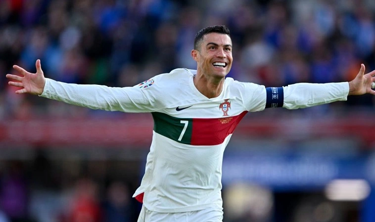 CR7: Cầu thủ ghi nhiều bàn thắng nhất lịch sử Euro với 14 bàn CR7: Cầu thủ ghi nhiều bàn thắng nhất lịch sử Euro với 14 bàn
