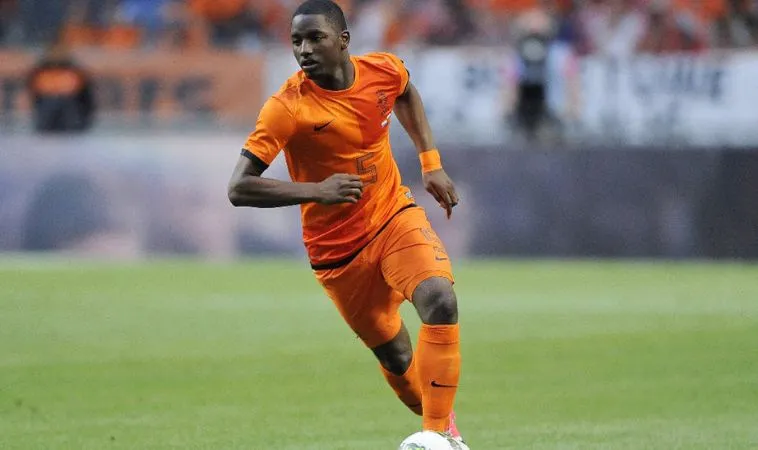 Jetro Willems là cầu thủ có độ tuổi trẻ nhất tại kỳ Euro năm 2012 Jetro Willems là cầu thủ có độ tuổi trẻ nhất tại kỳ Euro năm 2012