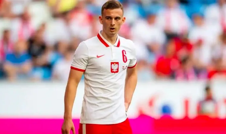 Kacper Kozłowsk là cầu thủ trẻ nhất kỳ Euro năm 2020 Kacper Kozłowsk là cầu thủ trẻ nhất kỳ Euro năm 2020