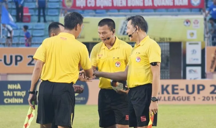 Mỗi trọng tài sẽ đảm nhận nhiệm vụ riêng nhưng đều nhằm mục đích giúp giải đấu diễn ra minh bạch, rõ ràng Mỗi trọng tài sẽ đảm nhận nhiệm vụ riêng nhưng đều nhằm mục đích giúp giải đấu diễn ra minh bạch, rõ ràng