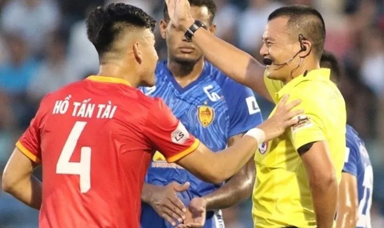 Nguyễn Đình Thái là một trong những người có trong danh sách trọng tài V-League 2023 Nguyễn Đình Thái là một trong những người có trong danh sách trọng tài V-League 2023